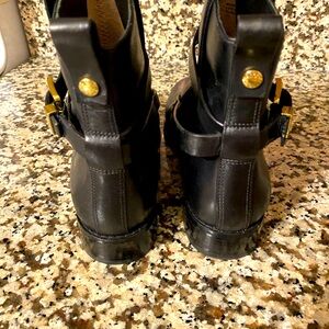 High cuts Boots 6 Medium